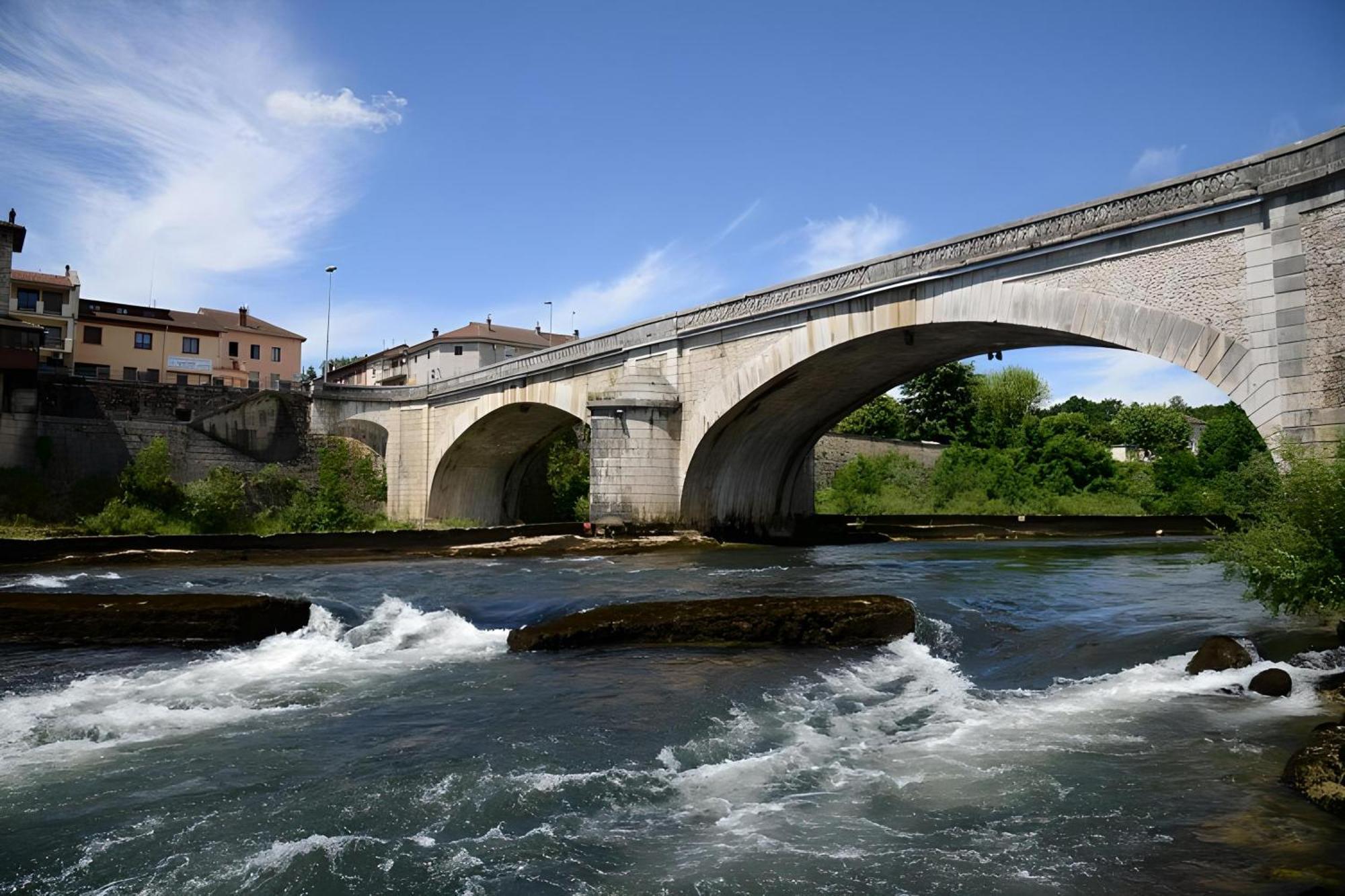Gite L Ainstant A 2 Pas De La Riviere, Proche Cnpe Et A42 Neuville-sur-Ain Kültér fotó